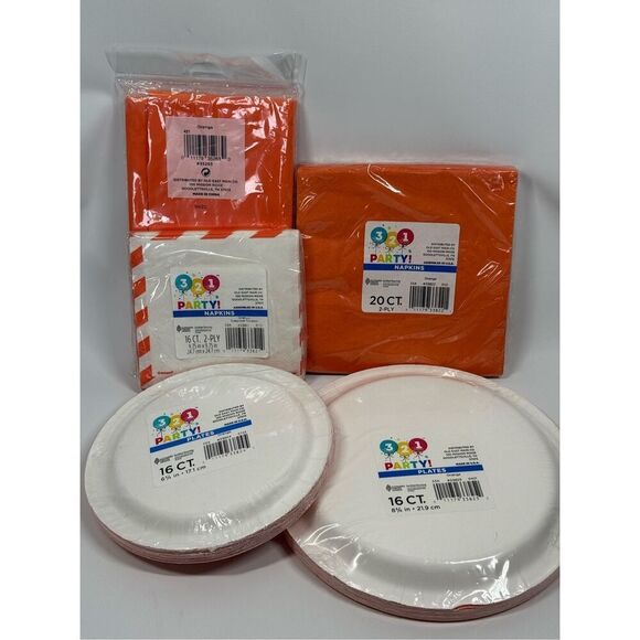 D1. Party Decorations- 5 piece tablecloth, plates and napkins - Picture 2 of 2